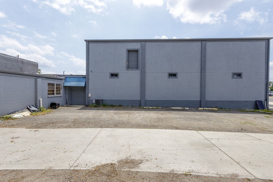 More Photos Of 2520 Hansrob Rd, Orlando Light Manufacturing For Lease