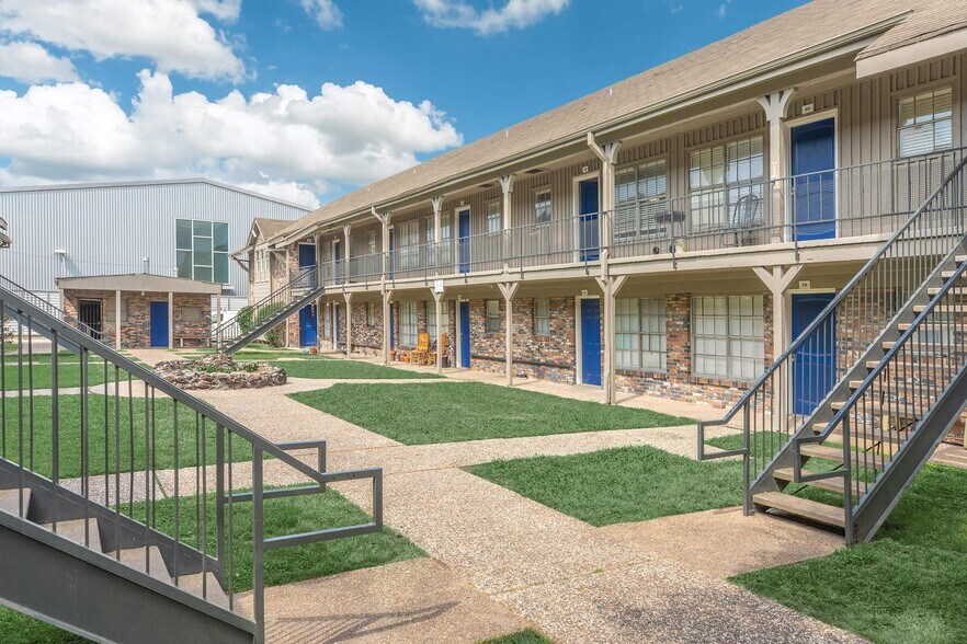 More Photos Of 6768 Renwick Dr, Houston Apartments For Sale