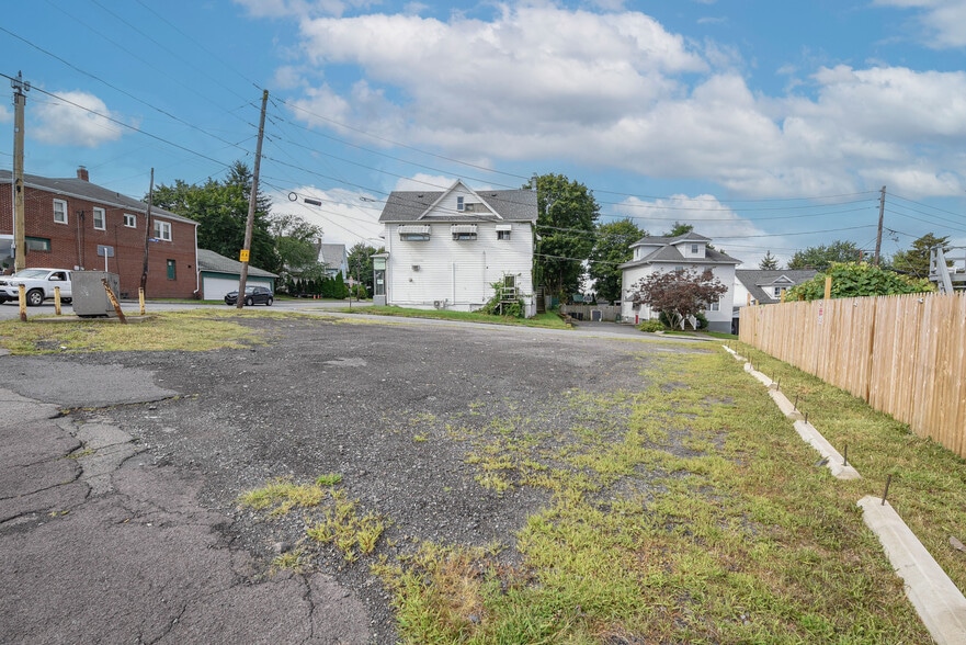 More Photos Of 501 Chestnut St, Dunmore Storefront Retail Residential For Sale