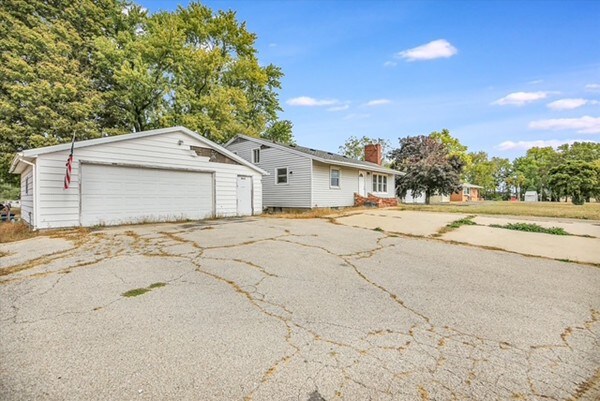 More Photos Of 3612 W Bloomington Rd, Champaign Truck Terminal For Sale