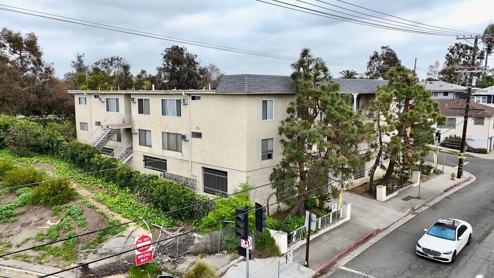 More Photos Of 3189 Cheviot Vista Pl, Los Angeles Apartments For Sale