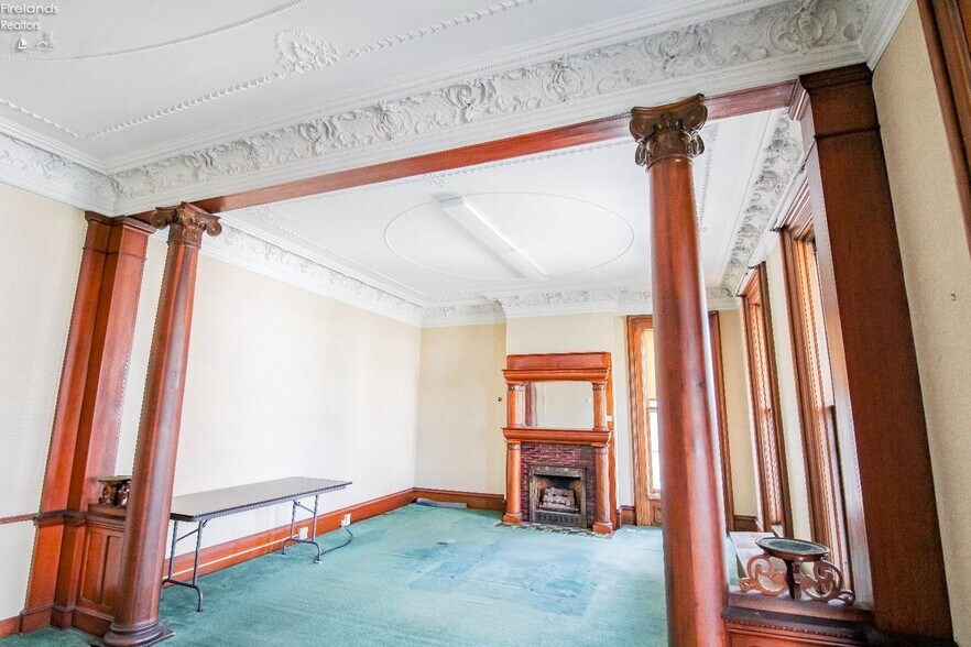 More Photos Of 516 W Washington St, Sandusky Office For Sale
