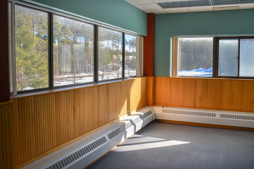 More Photos Of 19 Thompson Dr, Essex Manufacturing For Lease