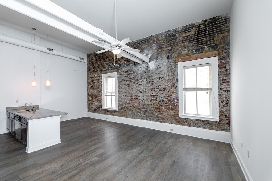 More Photos Of 60 S Main St, Memphis Apartments For Sale