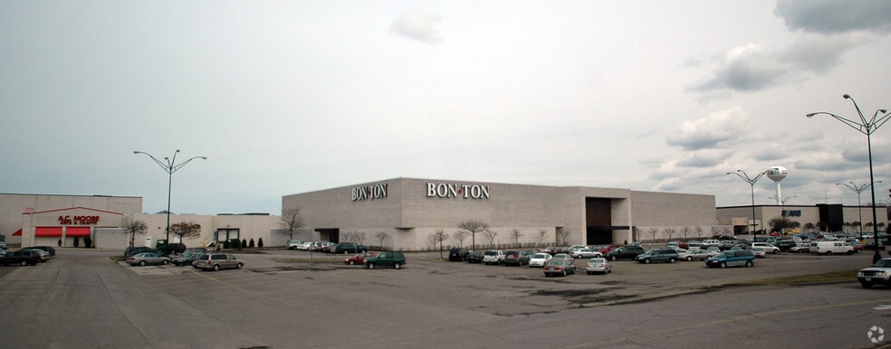 Primary Photo Of 654 Millcreek Mall, Erie Unknown For Lease