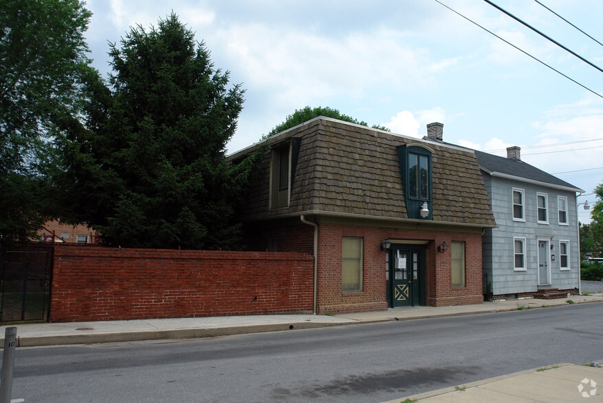Primary Photo Of 121 N College St, Martinsburg Medical For Sale
