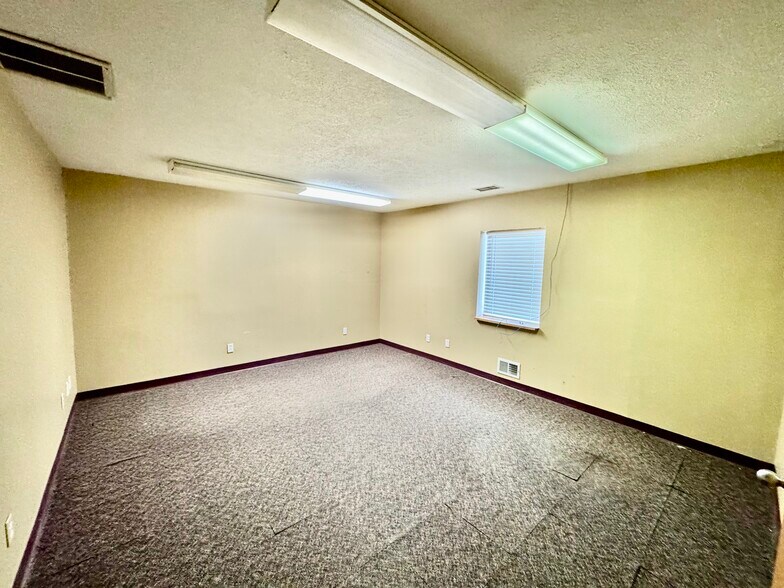 More Photos Of 24653-24655 Sprague Rd, Columbia Station Office For Lease
