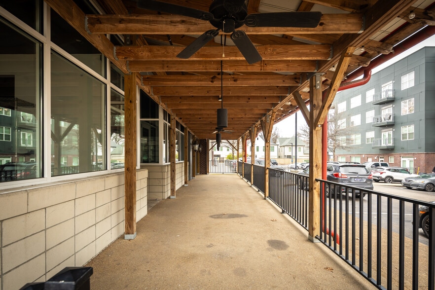 More Photos Of 395 S Highland St, Memphis Apartments For Lease