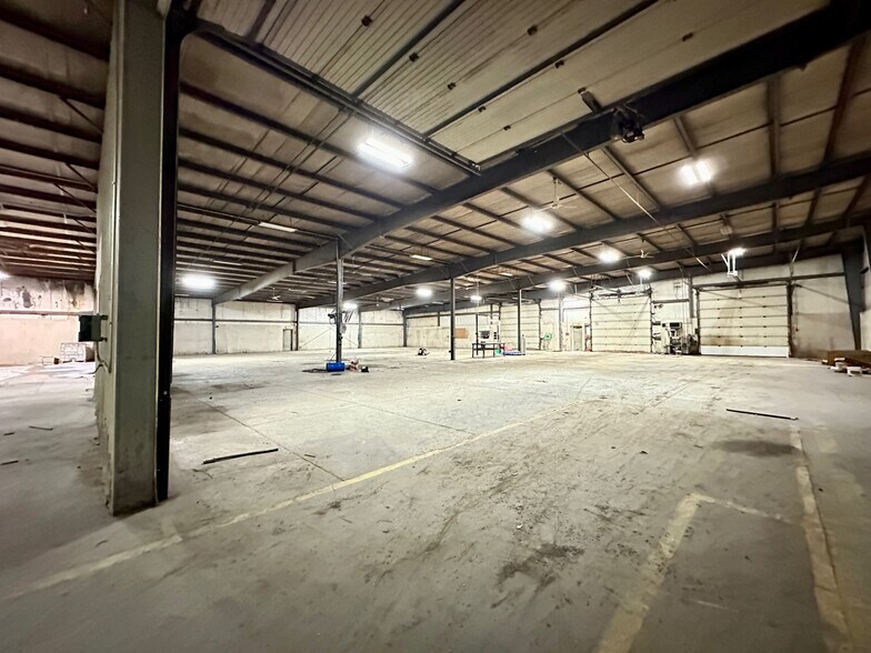 More Photos Of 460 Park Ave, East Palestine Manufacturing For Sale