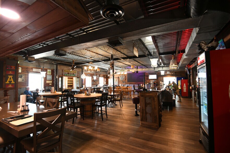 More Photos Of 809 E Greenwood St, Abbeville Restaurant For Sale