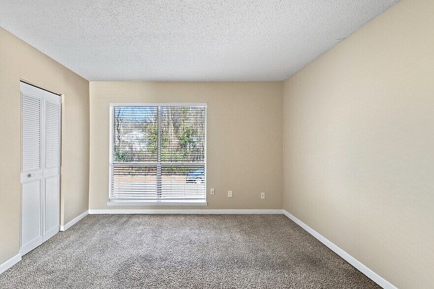 More Photos Of 856 Park Brook Trl, Birmingham Apartments For Sale