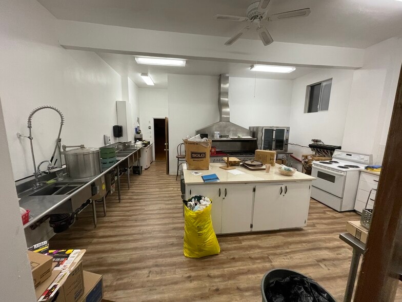 More Photos Of 725 Shipping St NE, Salem Lodge Meeting Hall For Sale