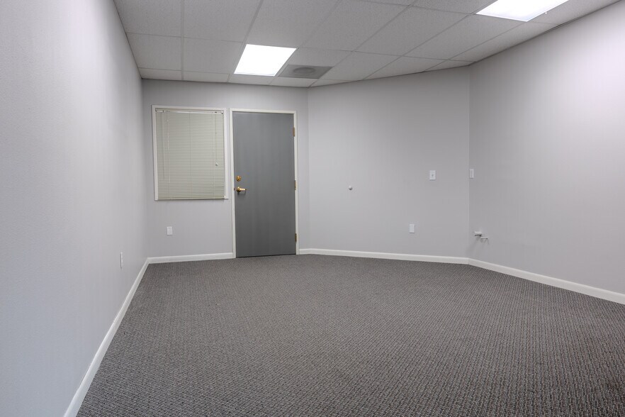 More Photos Of 20055 SW Pacific Hwy, Sherwood Office For Lease