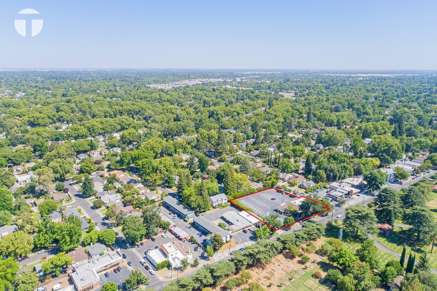 More Photos Of 2685 Riverside Blvd, Sacramento Funeral Home For Sale