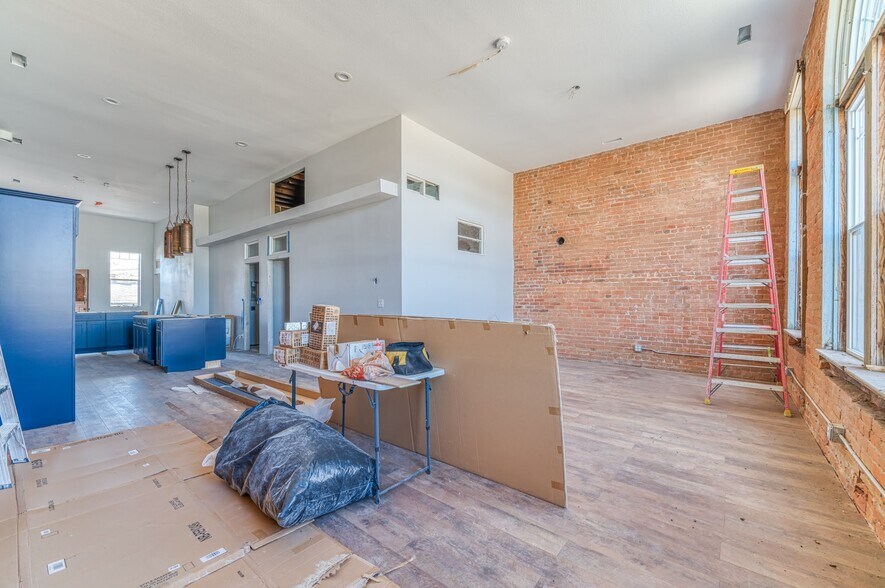 More Photos Of 119-119 1/2 Main St, Florence Storefront Retail Office For Sale