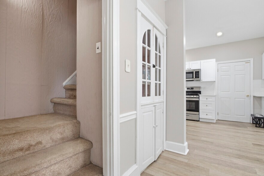 More Photos Of 678 Ferne Blvd, Drexel Hill Office For Sale