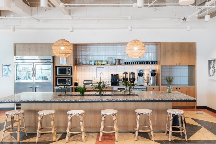 More Photos Of 609 Main St, Houston Office For Lease