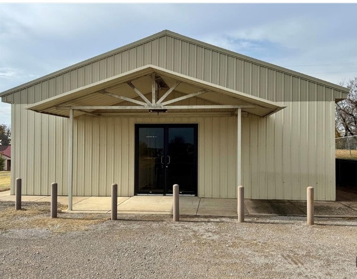 Primary Photo Of 601 1st St, Cement Religious Facility For Sale
