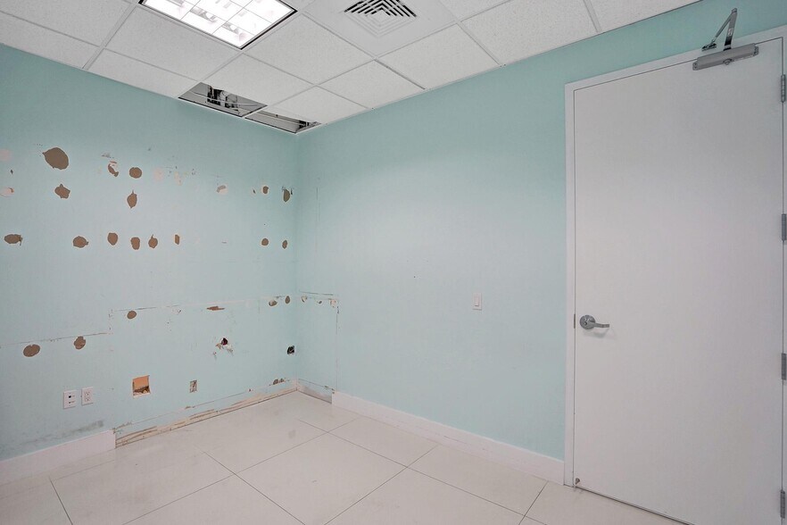 More Photos Of 15620 SW 29th St, Miramar Medical For Sale