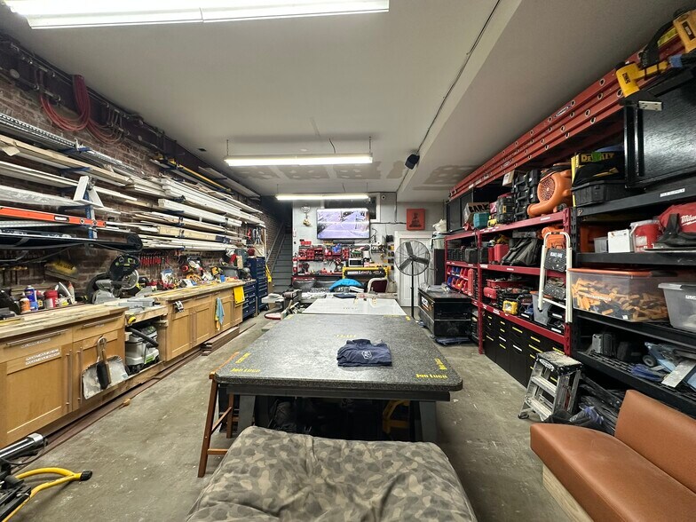 More Photos Of 440 13th St, Brooklyn Flex For Lease