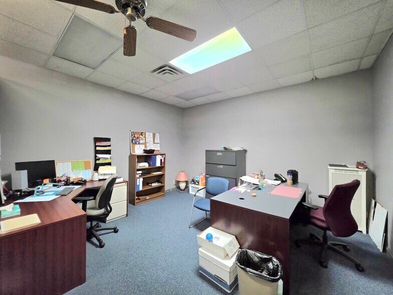 More Photos Of 1902 W Cermak Rd, Chicago Storefront Retail Residential For Lease