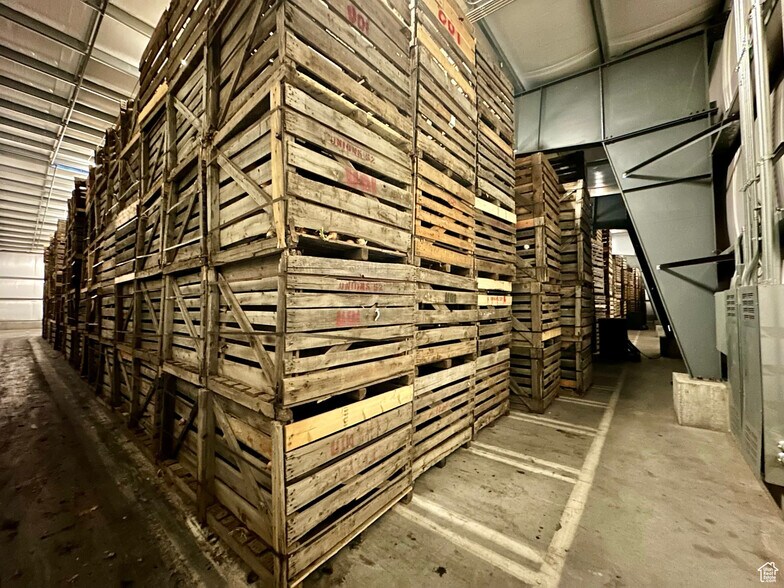 More Photos Of 848 S 2000 W, Syracuse Unknown For Lease