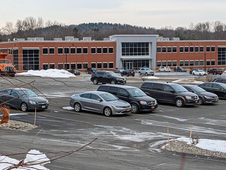 Primary Photo Of 15 Tech Valley Dr, East Greenbush Flex For Lease