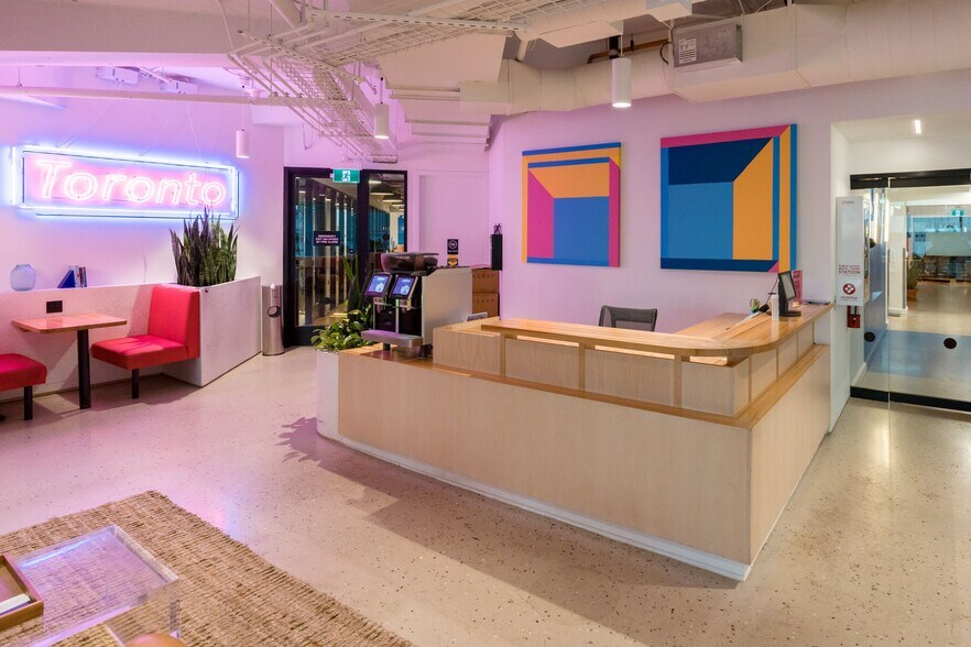 Primary Photo Of 1 University Ave, Toronto Coworking Space