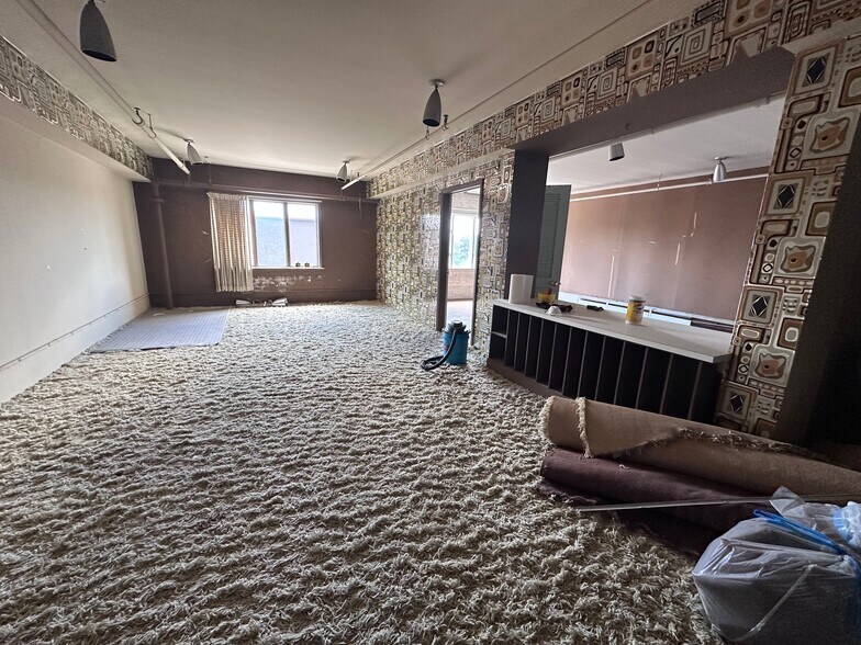 More Photos Of 123 S Union St, Traverse City Freestanding For Sale