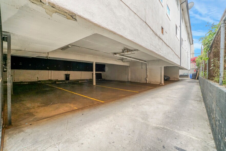 More Photos Of 514 S Mariposa Ave, Los Angeles Apartments For Sale