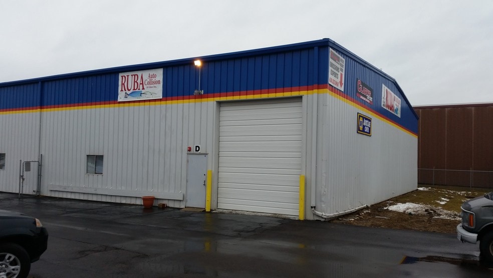 More Photos Of 440 Industrial Dr, Naperville Warehouse For Lease