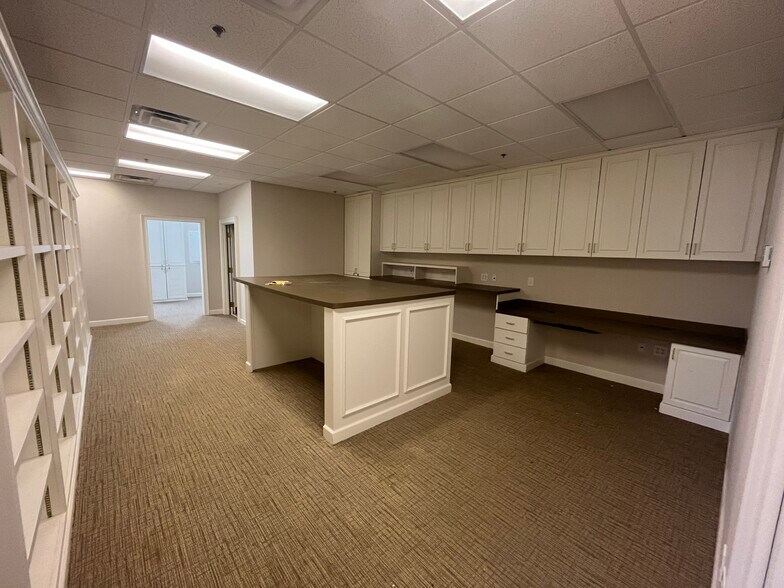 More Photos Of 12 Sammy McGhee Blvd, Jasper Medical For Sale