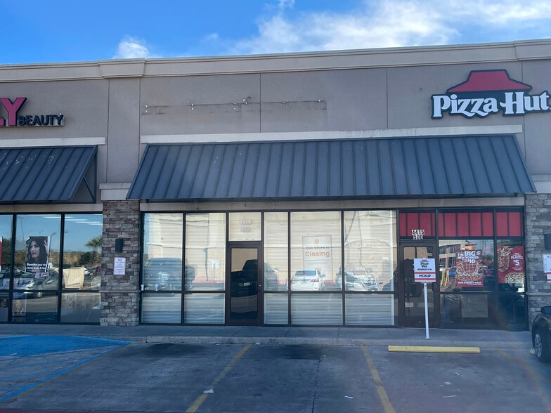 Primary Photo Of 4415 US Hwy 83, Laredo Unknown For Lease