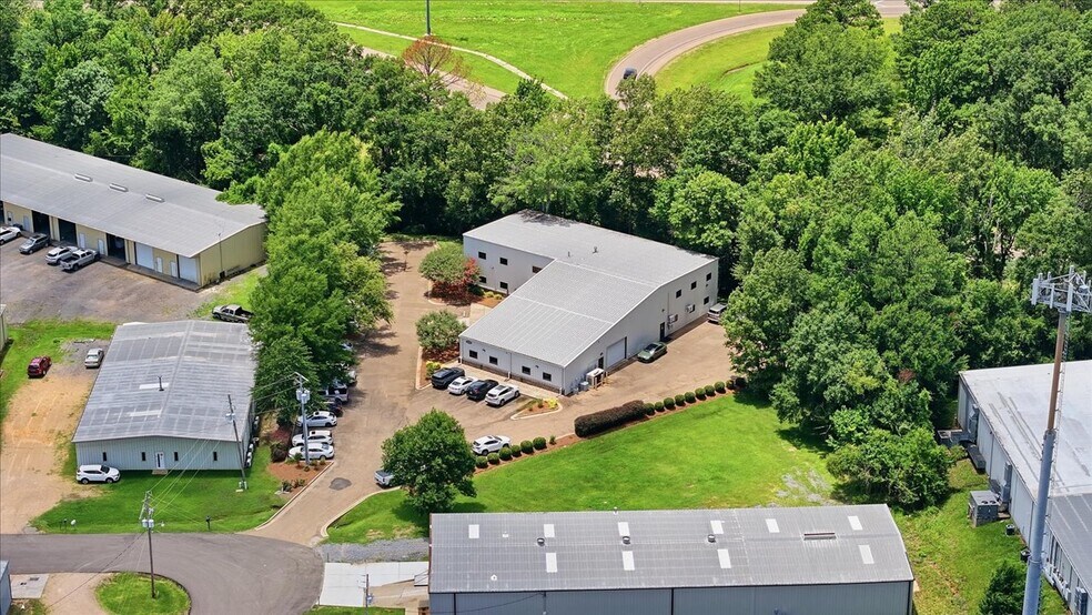 More Photos Of 219 Industrial Dr, Ridgeland Office For Lease