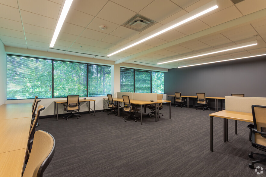 More Photos Of 600 Park Offices Dr, Durham Coworking Space