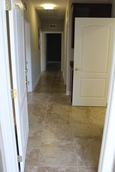 More Photos Of 12627 San Jose Blvd, Jacksonville Medical For Lease