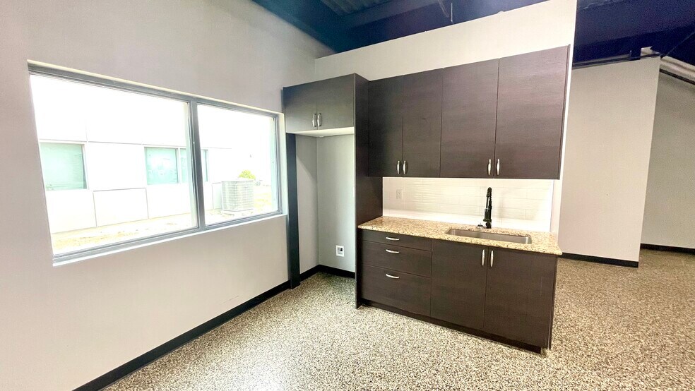 More Photos Of 7637 FM 3009, Schertz Light Distribution For Sale