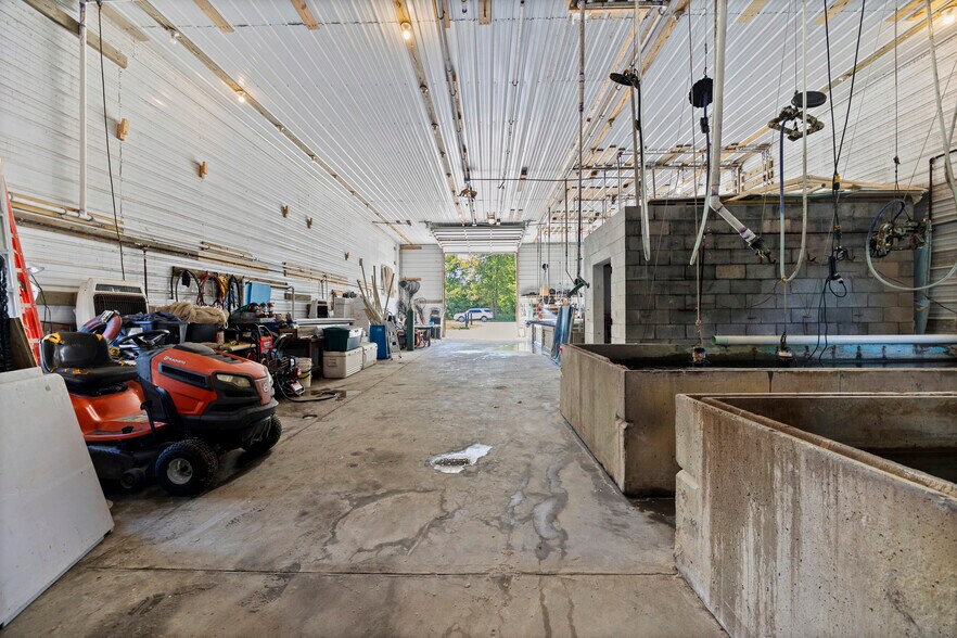 More Photos Of 6797 W Lakeshore Dr, Port Clinton Freestanding For Sale