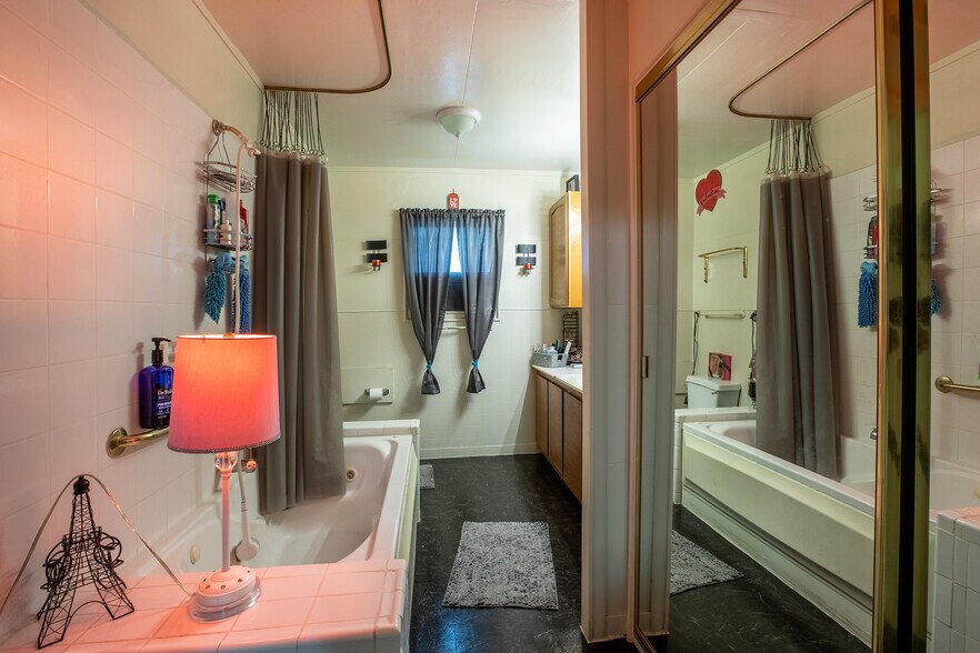More Photos Of 2517 Ala Wai Blvd, Honolulu Apartments For Sale