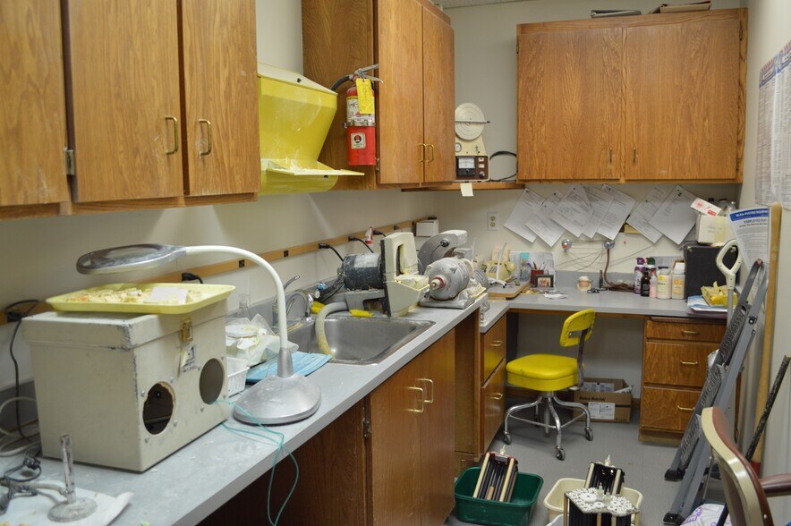 More Photos Of 9455 S Union Sq, Sandy Storefront Retail Office For Sale