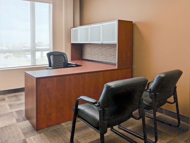 More Photos Of 9452 51 Av NW, Edmonton Coworking Space