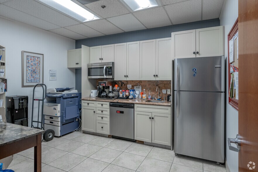 More Photos Of 23120 Alicia Pky, Mission Viejo Medical For Lease