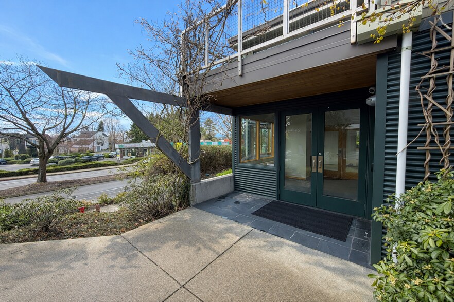 More Photos Of 1414 Market St, Kirkland Office For Lease