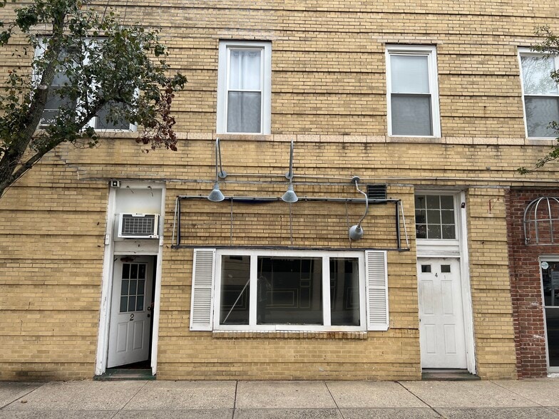 More Photos Of 2 Woodbine Ct, Floral Park Storefront Retail Residential For Lease