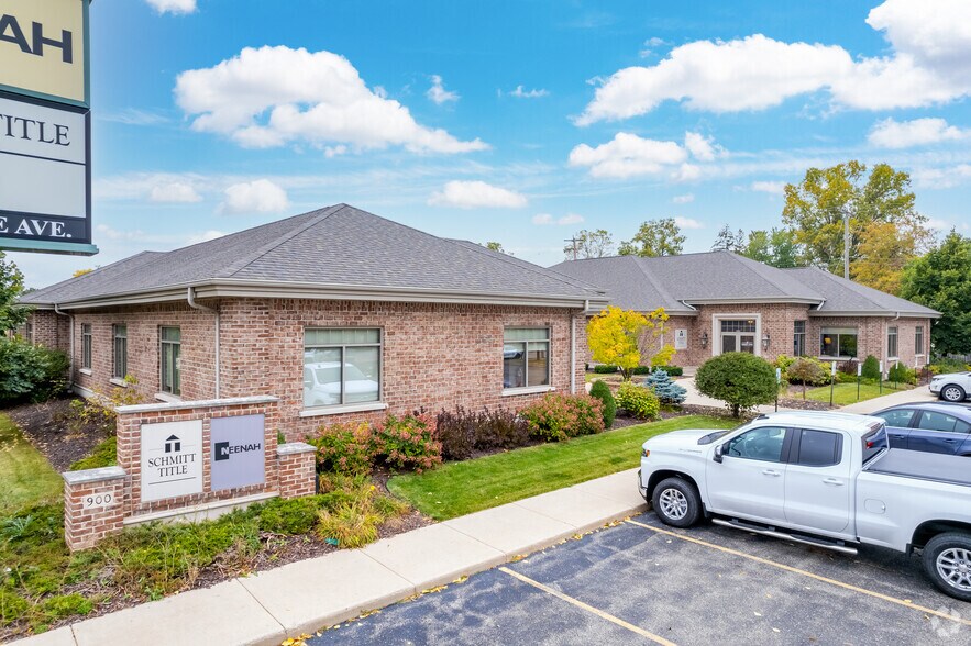 More Photos Of 900 W College Ave, Appleton Office For Lease