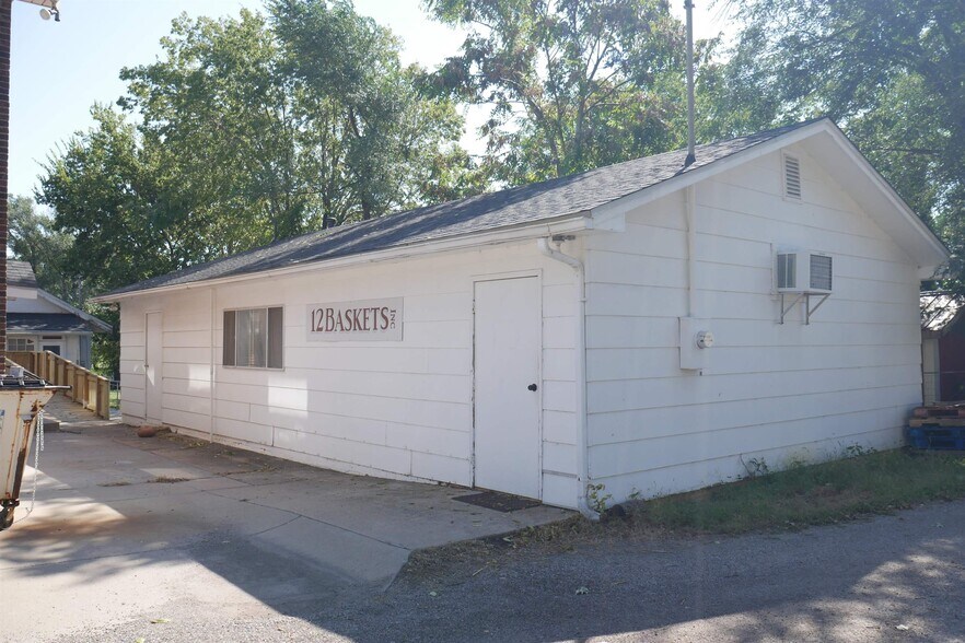 More Photos Of 501 S Topeka St, El Dorado Specialty For Sale