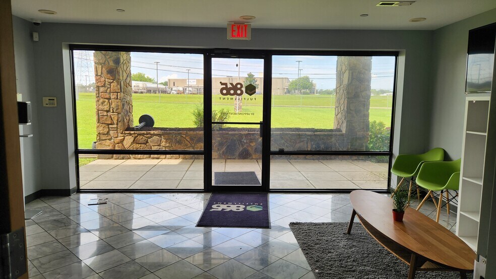 More Photos Of 2661 Byington Solway Rd, Knoxville Warehouse For Lease
