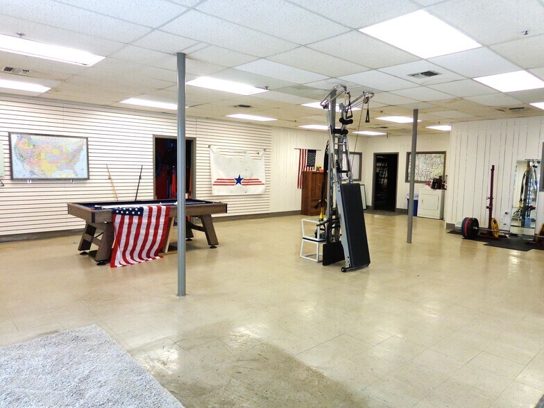 More Photos Of 502 7th St, Lake Charles Warehouse For Sale