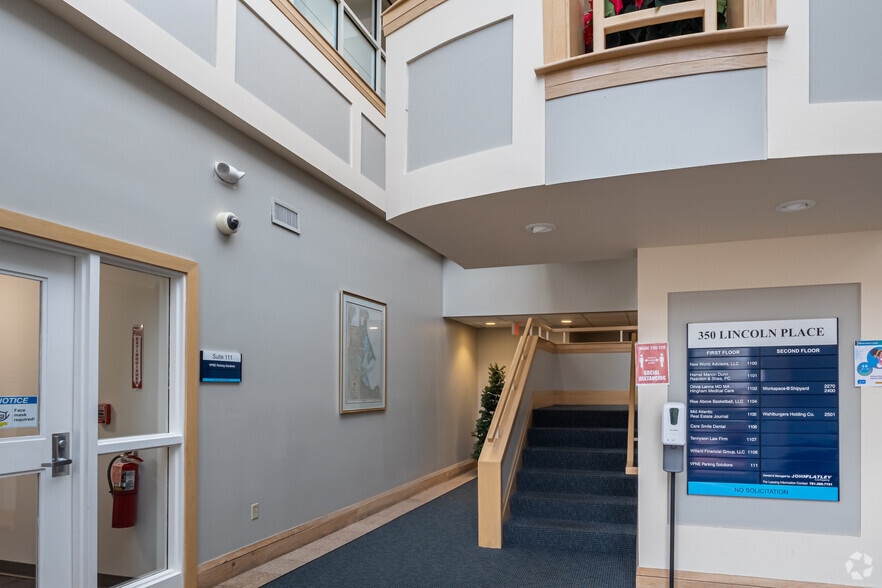 More Photos Of 350 Lincoln St, Hingham Office For Lease