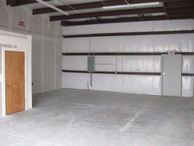 More Photos Of 301 Cedar Ave, McAllen Warehouse For Lease